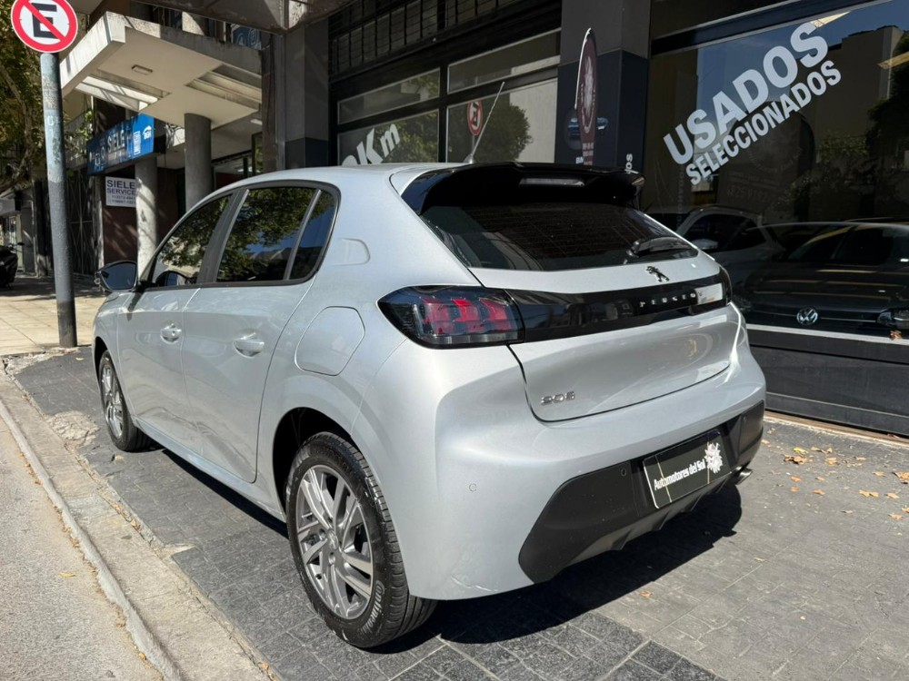 Peugeot 208 Feline — foto 13